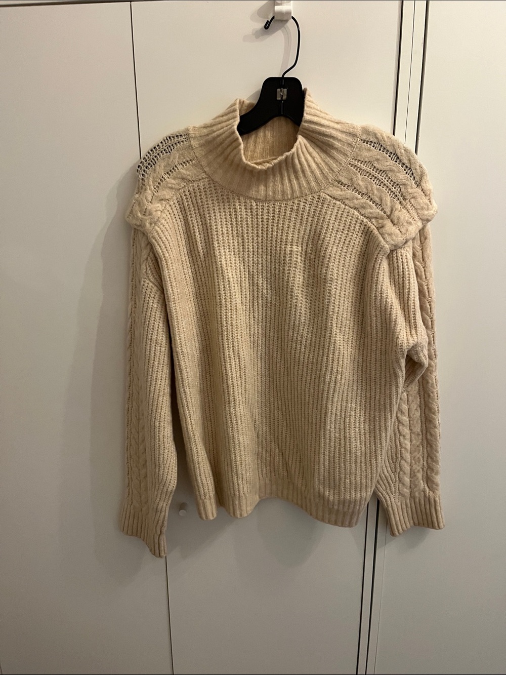 ESQUALO Cream Ribbed Cable-Detail Turtleneck Sweater